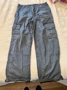 American Eagle Outfitters Gray Cargo Pants with Utility Pockets
